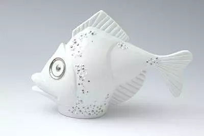 Bílá tradiční porcelánová figura o výšce 19 cm Ryba