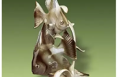 Porcelánová figura vážící 900 gramů Ryby skalár