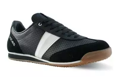 Sportovní obuv pro halové sporty Botas CLASSIC 08 - černá