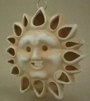 Ozdobná bytová keramika sluníčko stolní Ondra