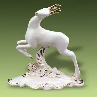 Bílá ozdobná figura o výšce 10,5 cm Srnec