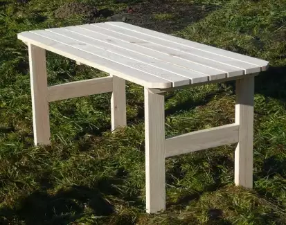 Stabilní zahradní stůl z borovice MANKA