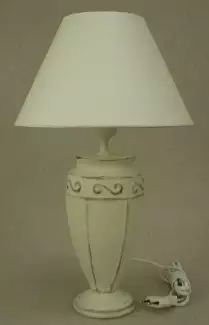 Bílé stínidlo látkové zpevněné drátem o výšce 14 cm