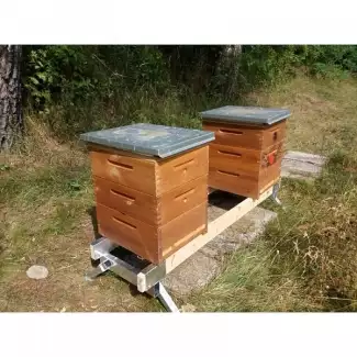 Stojan pod včelí úly