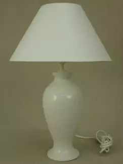 Bílá ozdobná stolní lampa - Dalas střední