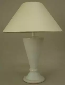 Béžová ozdobná stolní lampa kalich velký 