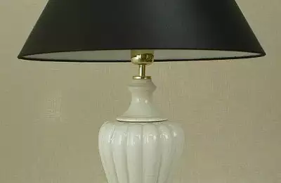 Originální stolní lampa - PK Athény s mosazí