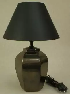 Černá ozdobná stolní lampa šestihran malý 