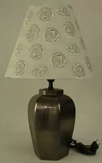Originální ozdobná stolní lampa šestihran střední II