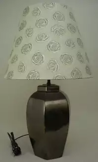 Ozdobná stolní lampa šestihran velký