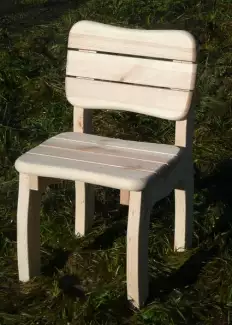 Tvarovaná zahradní židle masiv BURG