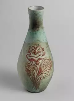 Váza s růží z vysoce užitkové keramiky