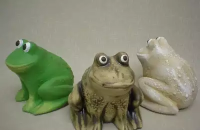 Ideální dekorace na zahradu - velká keramická žába