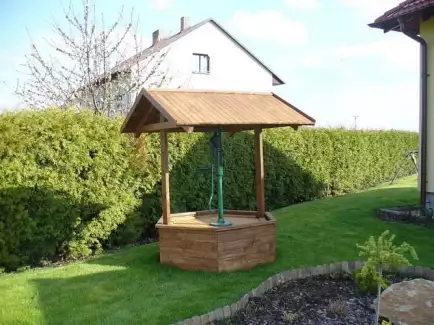 Zahradní studna ze dřeva