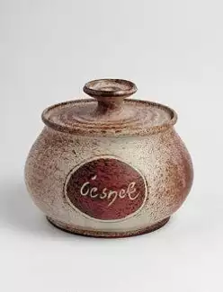 Zásobnice na česnek v různých barvách