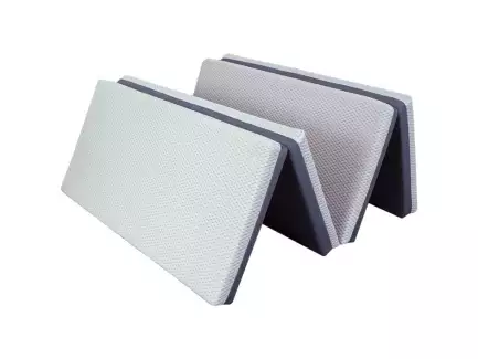 Skládací víceúčelová matrace z kvalitních materiálů Rema