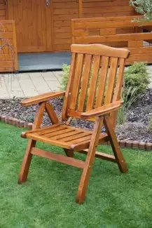 Polohovací zahradní křeslo vyrobené z borového masivu Rulen