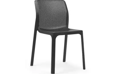 Plastová židle vhodná do domácnosti i pro komerční provoz Bruno