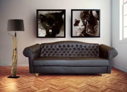 Luxusní třímístná pohovka typu Chesterfield