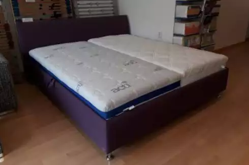 DAVID manželská postel se zvýšenou lehací plochou, SKLADEM