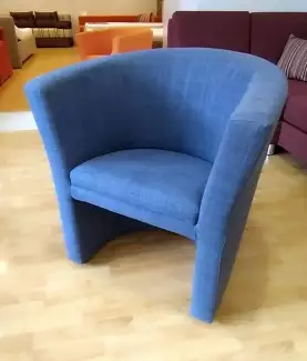 Praktické a pohodlné čalouněné křeslo Lumír SKLADEM