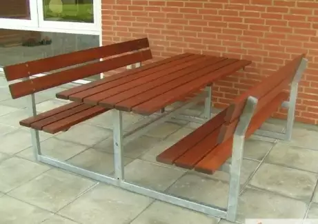 Klasický zahradní set vhodný do zahrádek restaurací Marko