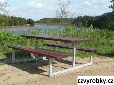 Zahradní ocelový set vhodný do zahrádek a restaurací Mates