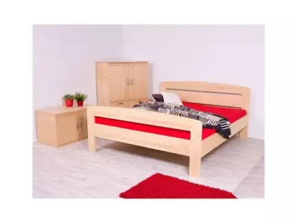 Manželská postel z kvalitního smrkového masivu se dvěma čely Pavel