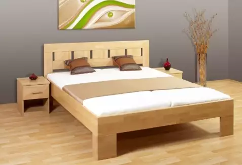 Masivní buková postel s okénkovým čelem v rozměrech 90 x 200 cm až 200 x 200 cm Leila