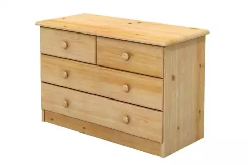 Menší moderní komoda z masivu borovice, výška 55 cm