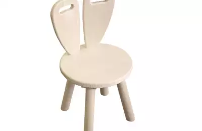 Kvalitní dřevěná dětská židlička
