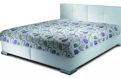 Manželská postel s úložným prostorem od nohou levně!