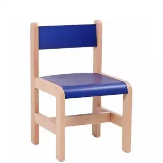 Barevná dětská dřevěná židle v různých výškách