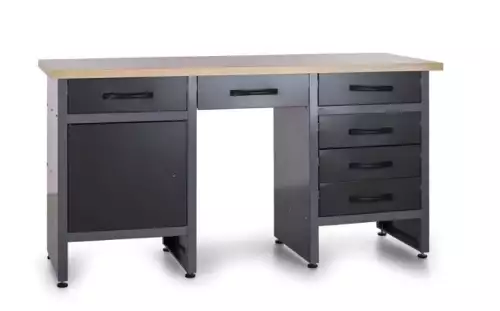 Bytelný dílenský stůl s velkými úložnými prostory na nářadí