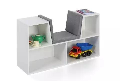 Knihovna pro děti s polstrovaným místem pro sezení a čtení