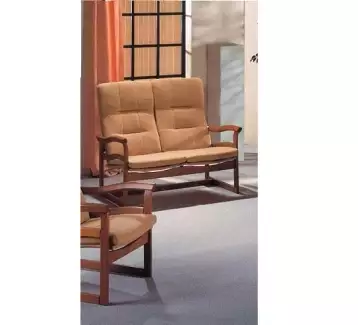 Pohodlná dvoumístná pohovka s masivními područkami Rozálie