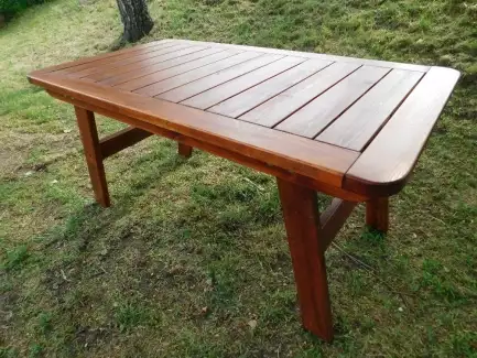 Pevný zahradní stůl 150 x 75 cm kulaté hrany s výztuhami